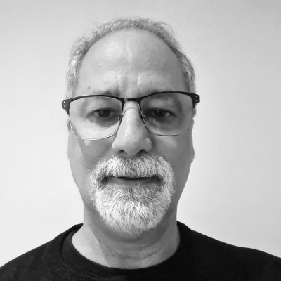 Mag. Adrián Lebendiker