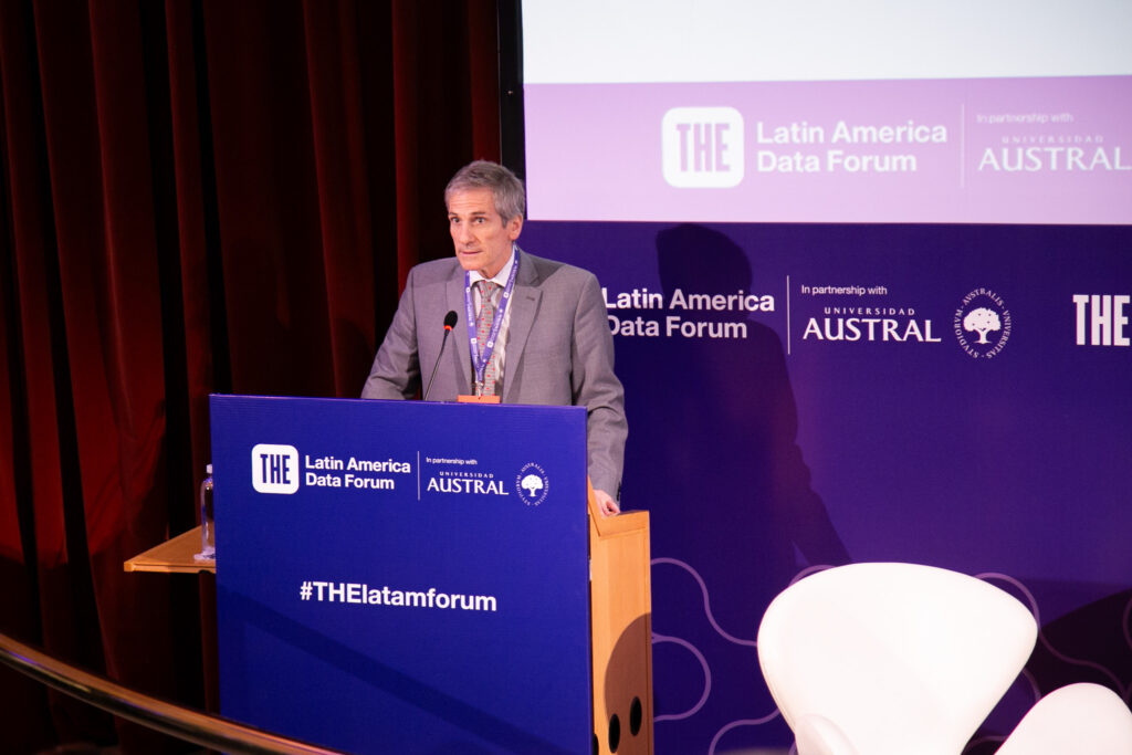 Rector Universidad Austral, Mg. Julián Rodríguez