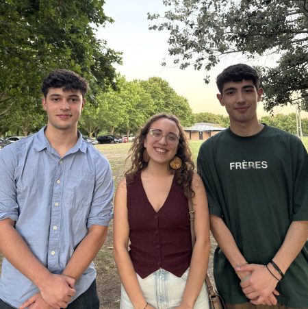 Alexander Chatfield, Ana Batallán y Mateo Acosta Sabatini