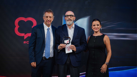 Luciano H. Elizalde profesor FC 2026 premio Consejo Relaciones Públicas